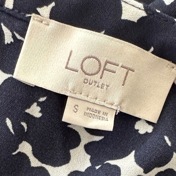 *LOFT* Navy Blue x White Sleeveless Top Size Small - Picture 7 of 7